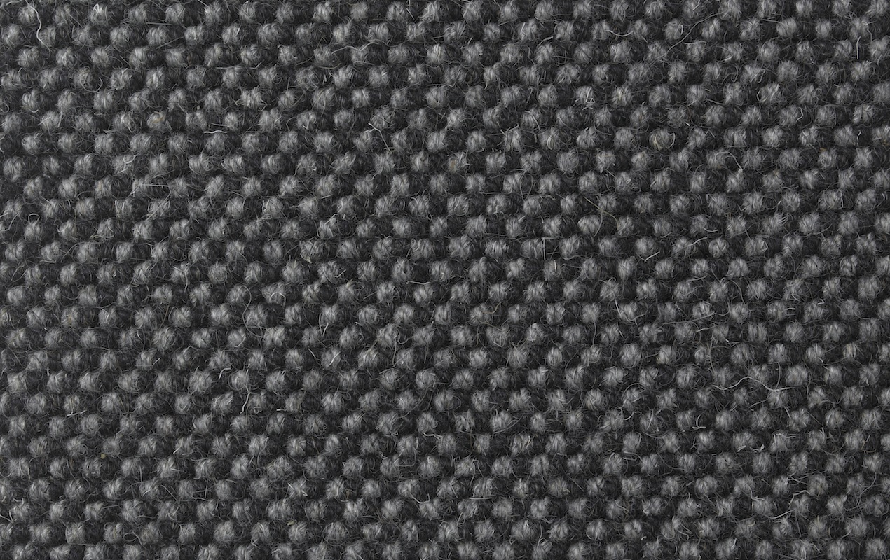 425