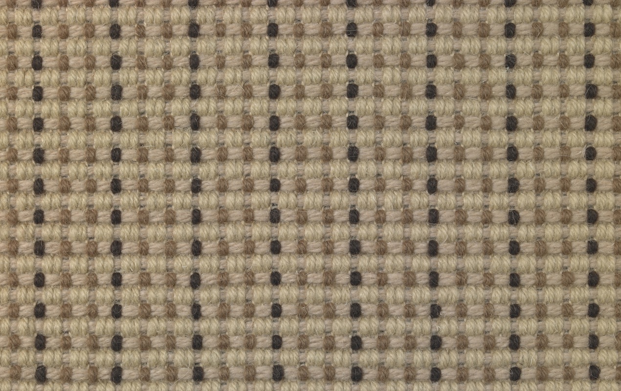 572