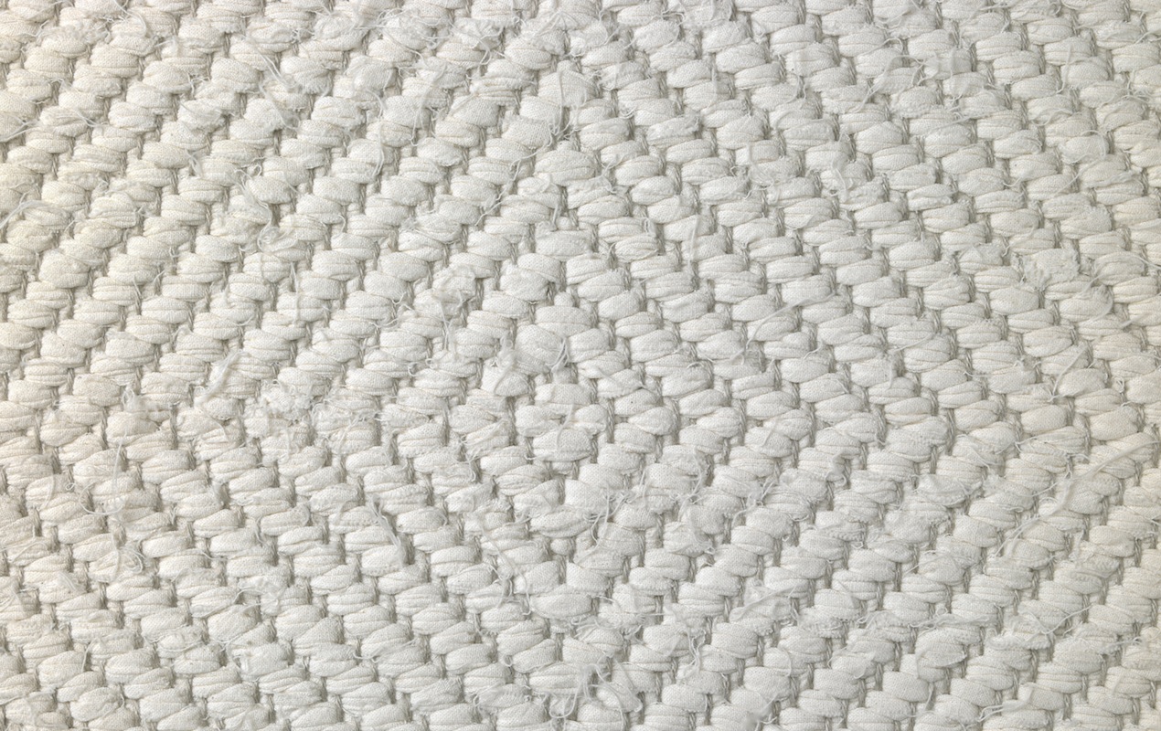 718